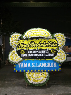 Papan Bunga Duka di Mungku Baru